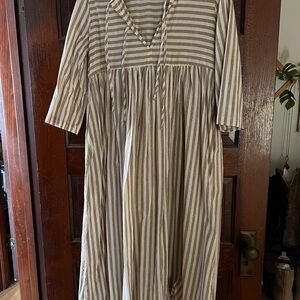 Tradlands Birdie bell sleeve dress